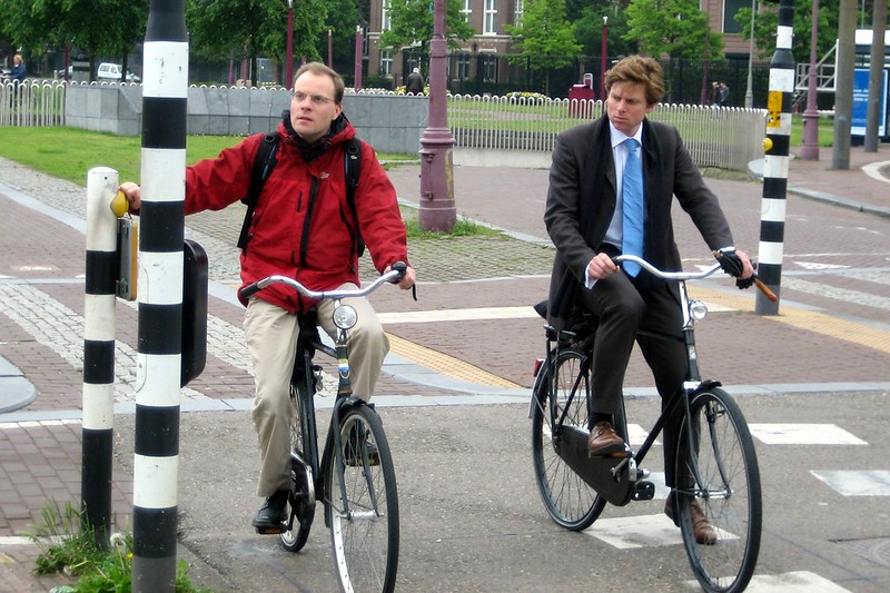 File:Commuting to work.jpg