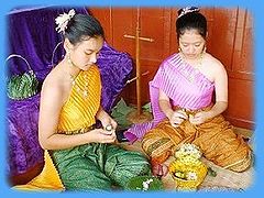 Thai girls.jpg